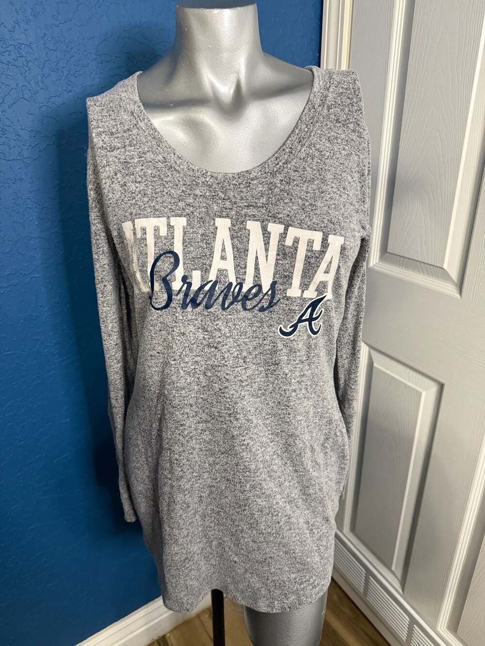 Atlanta Braves Women’s Medium Gray Marled Long Sleeve Tunic Shirt MLB